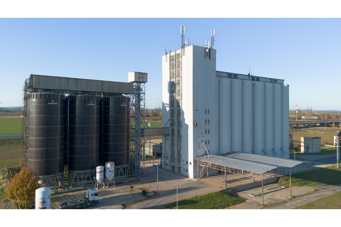 13tipatrové silo NAVOS Staré Město