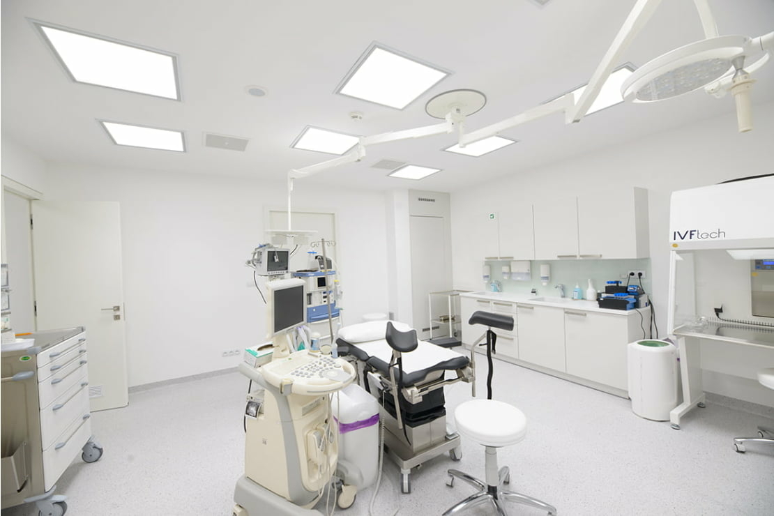 Soukromá klinika s operačními sály a laboratořemi